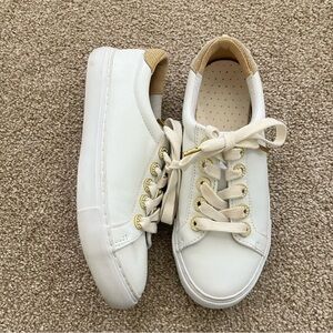 Lilly Pulitzer White Leather Lace Up Fashion Sneakers Gold Embellishments 6M